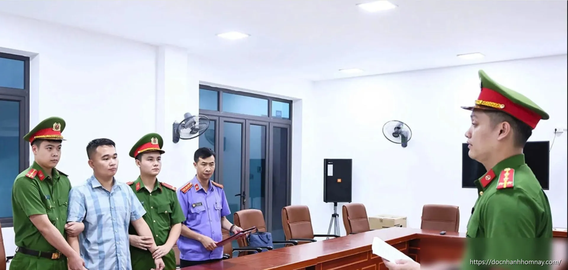 Giáo viên Trường THPT Chuyên Tuyên Quang bị giữ khẩn cấp vụ 146 điểm 10 môn Toán