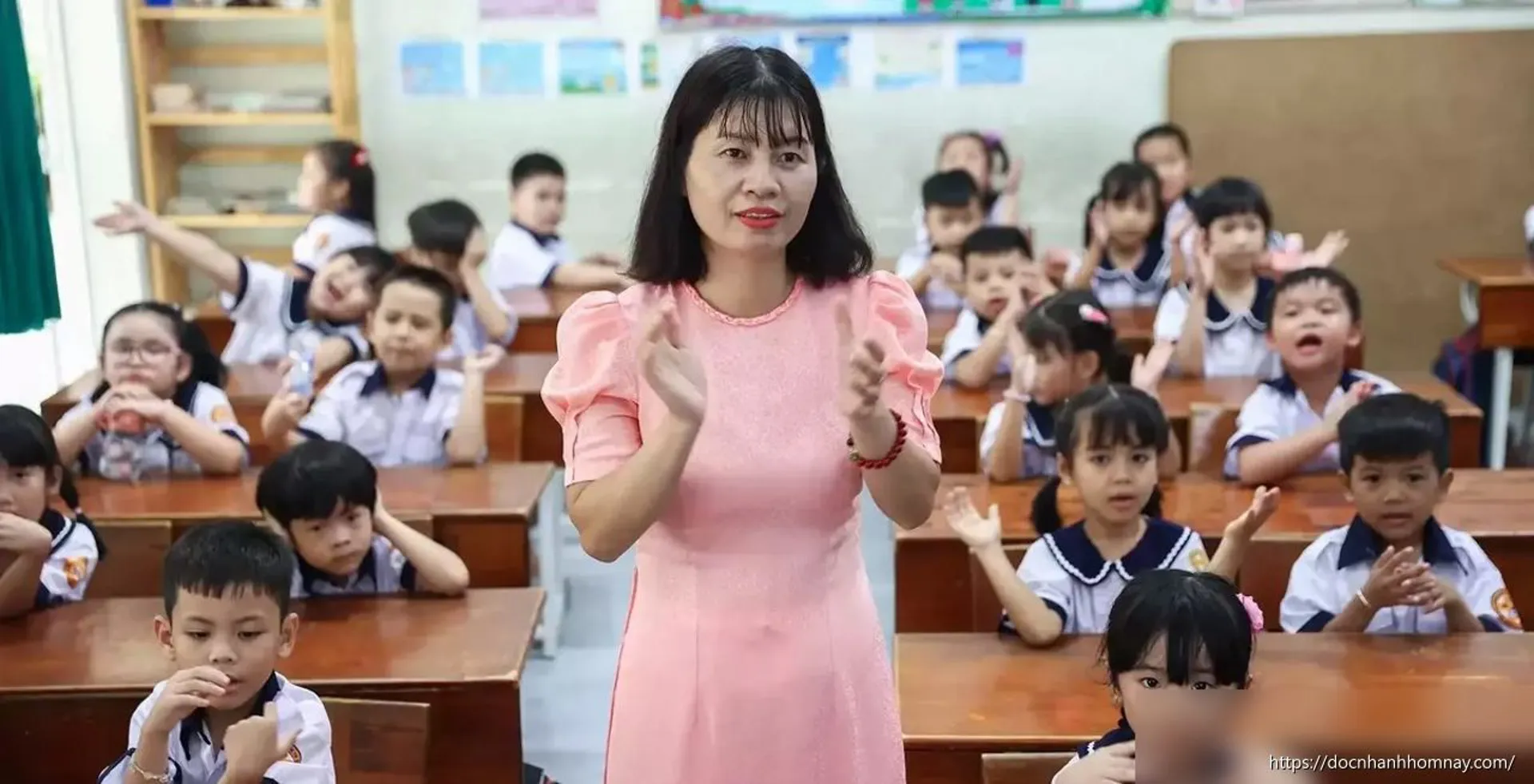 Giáo viên nghỉ hưu được ký hợp đồng dạy toàn thời gian