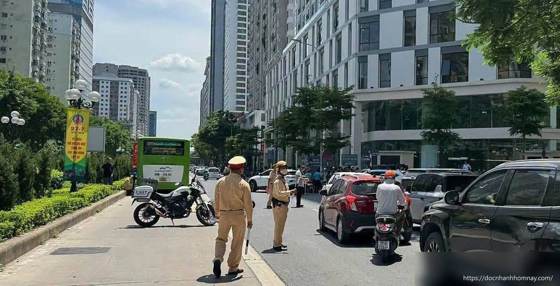 Xe máy vào làn BRT, người phụ nữ 66 tuổi tử vong tại chỗ