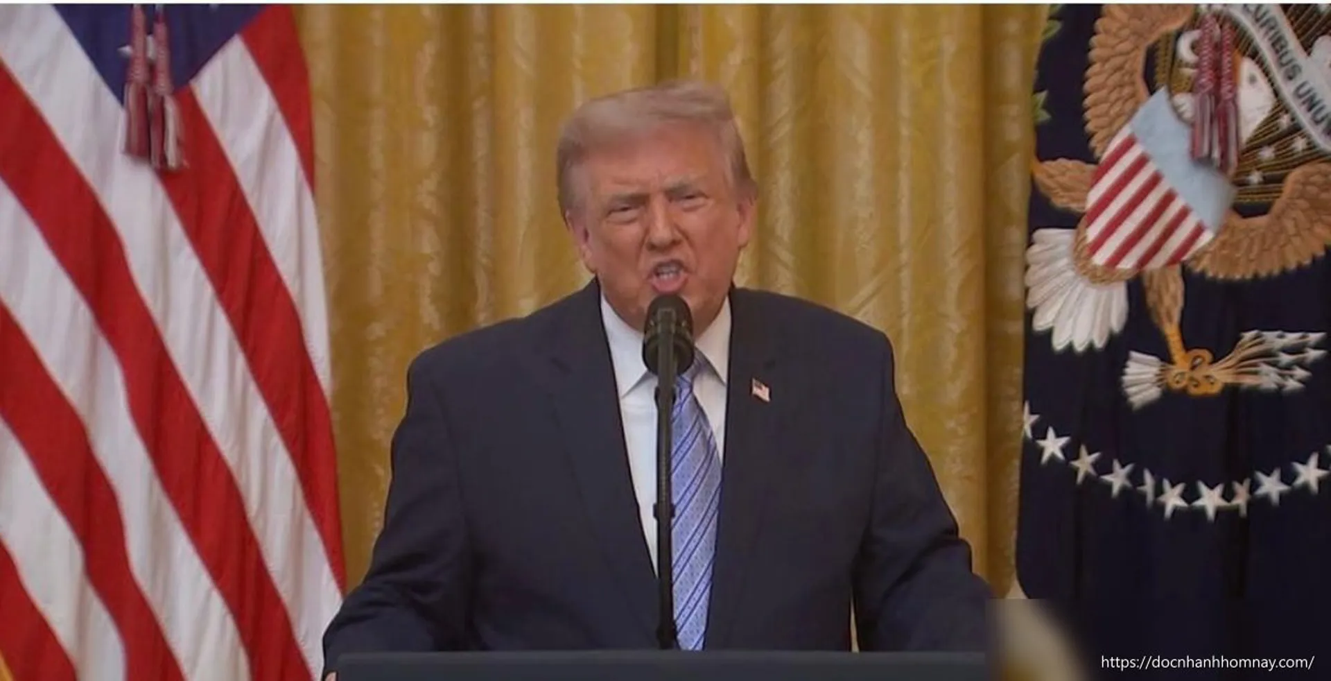 Ông Trump tố Trung Quốc thu thập dữ liệu 220 triệu cử tri Mỹ
