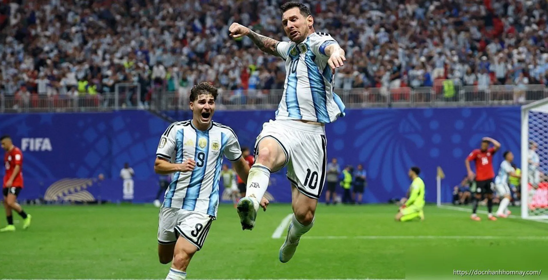 Messi lại cứu Argentina: Ngược dòng ngoạn mục trước Ai Cập ở vòng 1/8 World Cup
