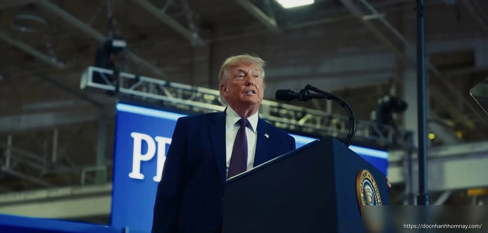 Nghị sĩ Dân chủ kêu gọi luận tội ông Trump vì phát ngôn 'đánh cắp bầu cử'
