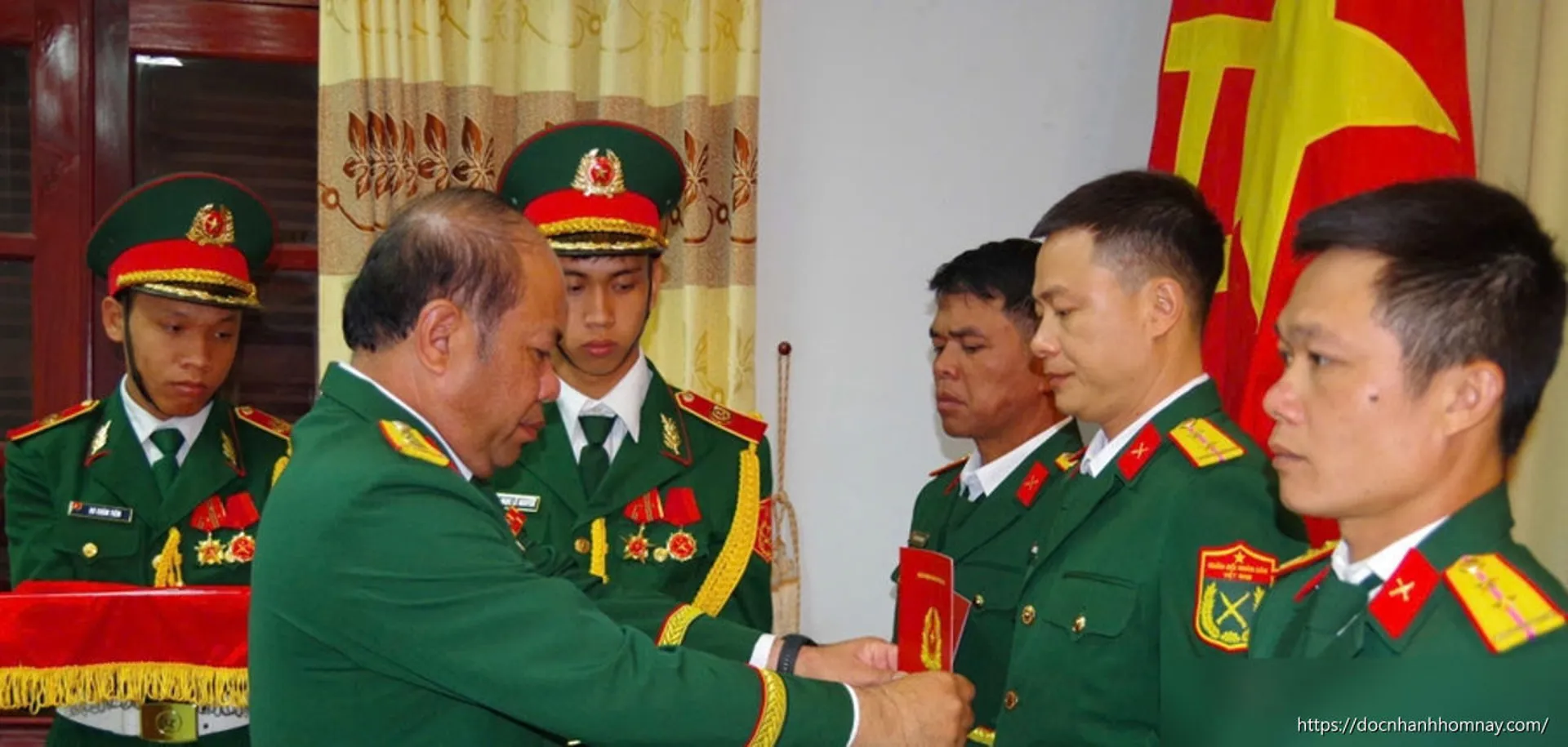 Bộ Quốc phòng đề xuất mới về chức vụ, chức danh, hạn tuổi của sĩ quan quân đội