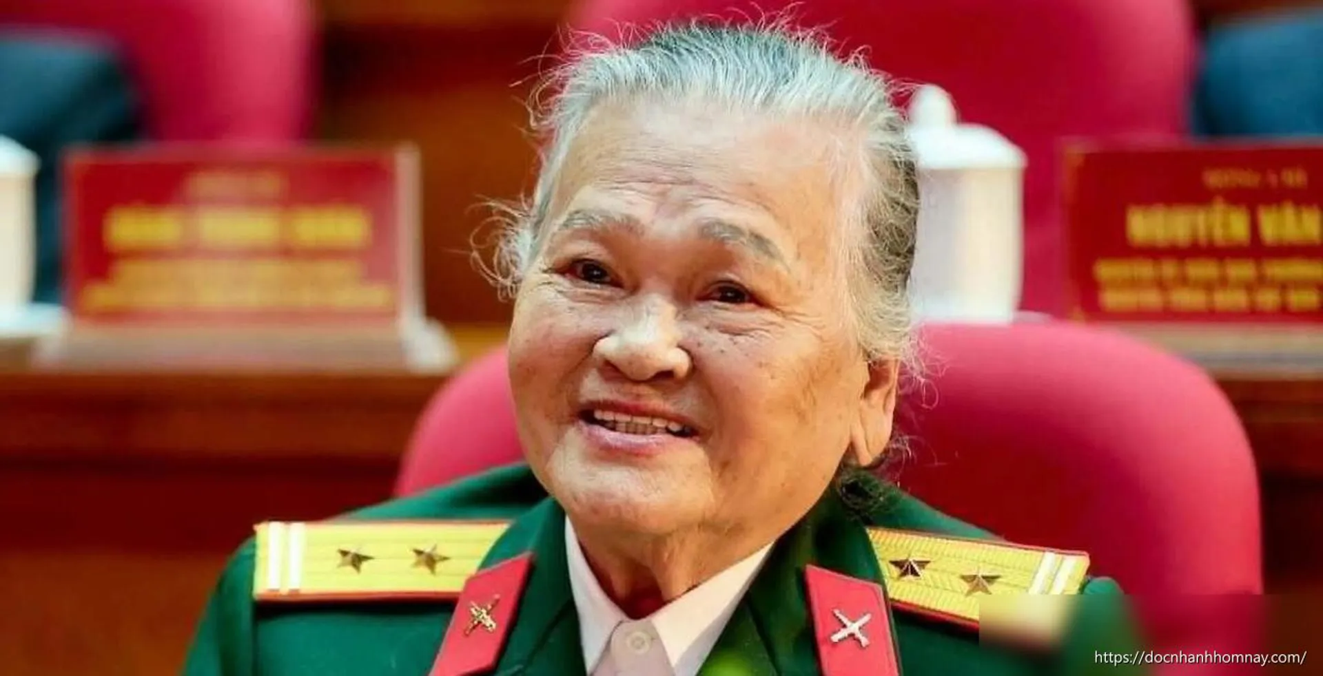 Anh hùng Ngô Thị Tuyển - người vác hòm đạn 98 kg qua mưa bom - qua đời
