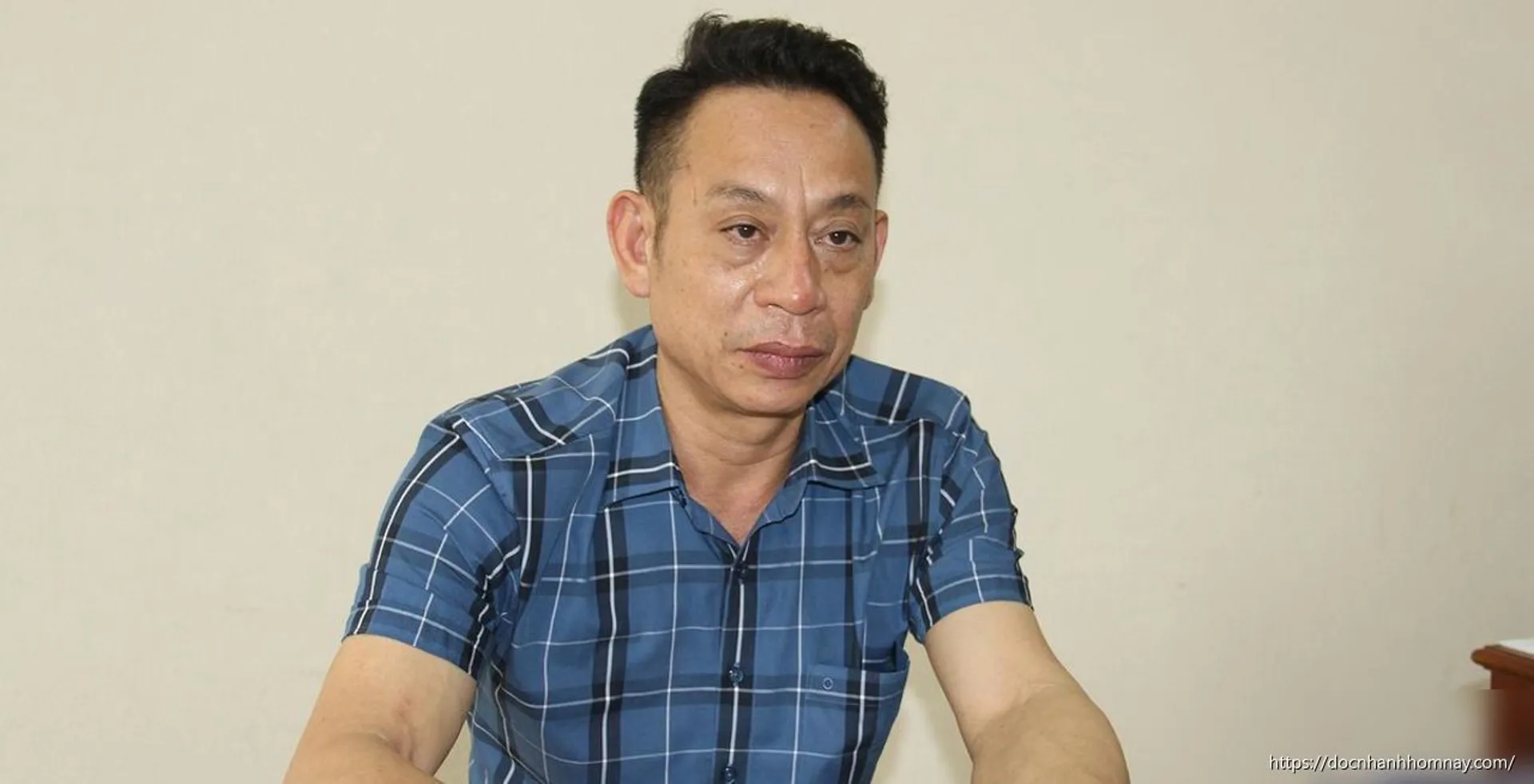 Danh tính tài xế ô tô tông 2 người trên vỉa hè rồi bỏ trốn