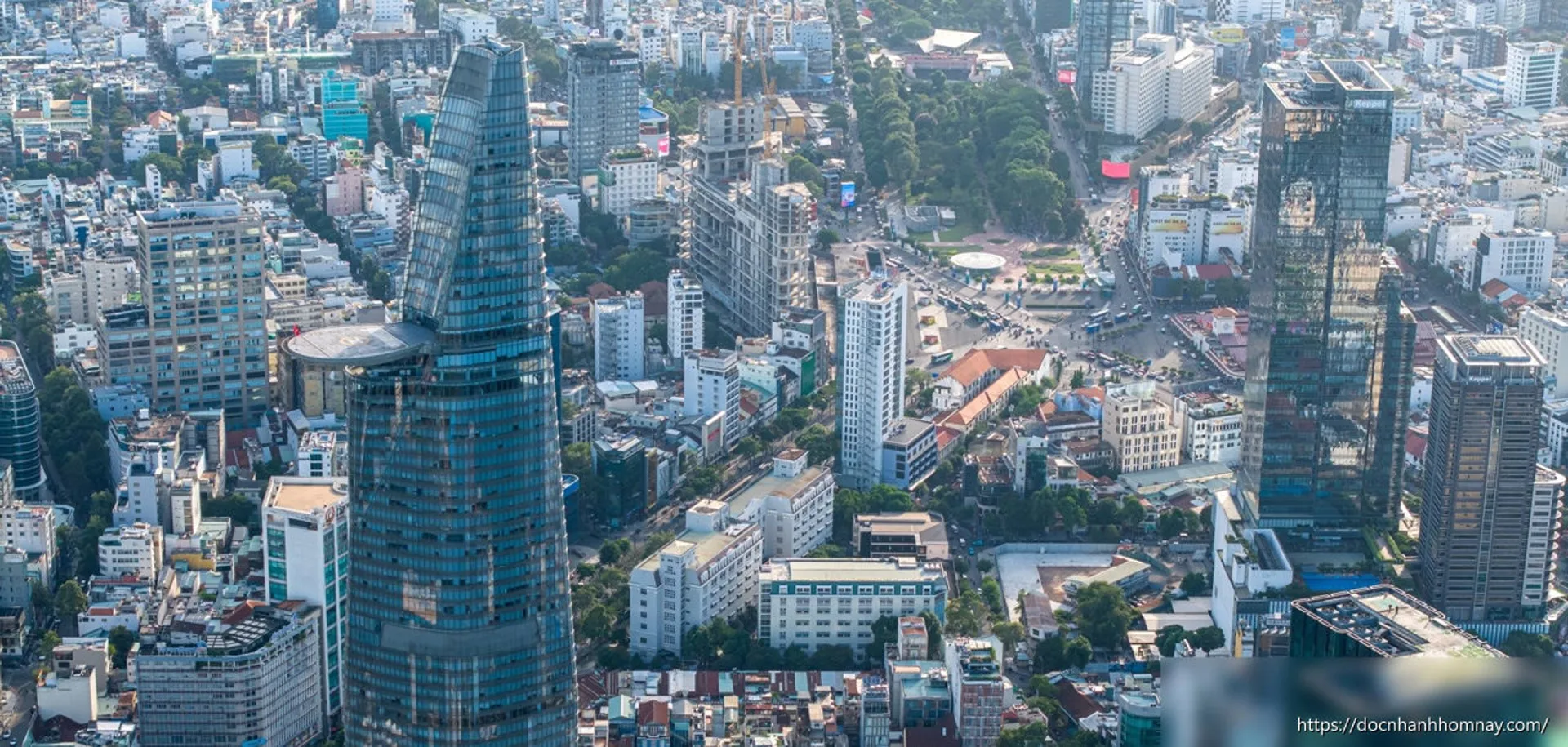 Tăng trưởng 2 con số: TPHCM cần giảm 'thuế thời gian', thay vì tạo 'ốc đảo ưu đãi'