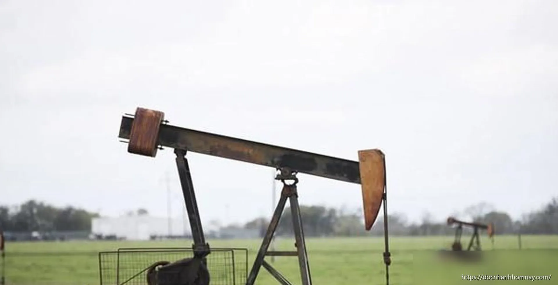 Giá dầu Brent giảm mạnh nhất kể từ 2020, thị trường lo ngại suy thoái
