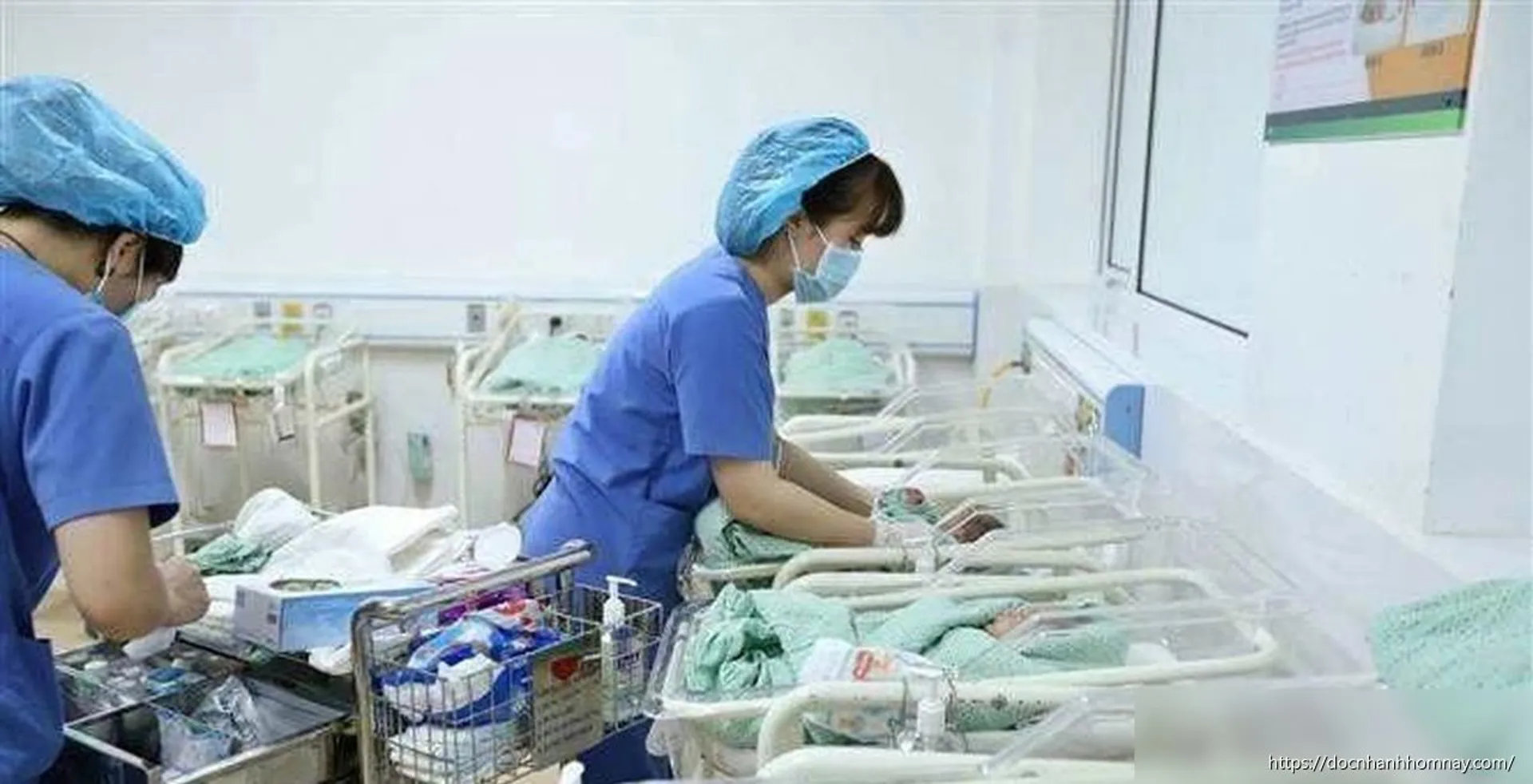 Đề xuất khen thưởng, hỗ trợ tiền để gia tăng tỷ lệ sinh