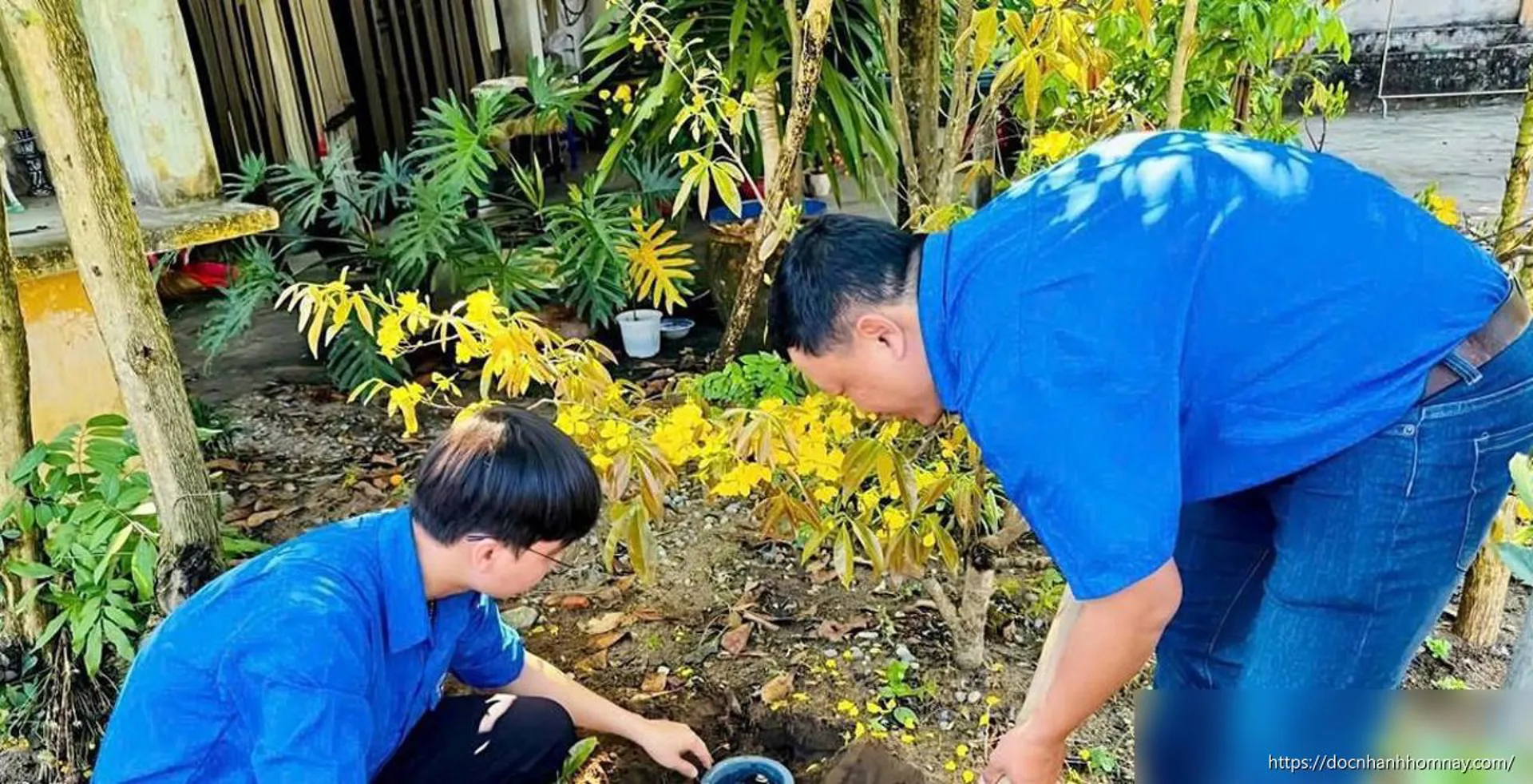 Đoàn phường Hội An Tây đấu nối nước sạch cho 11 hộ khó khăn