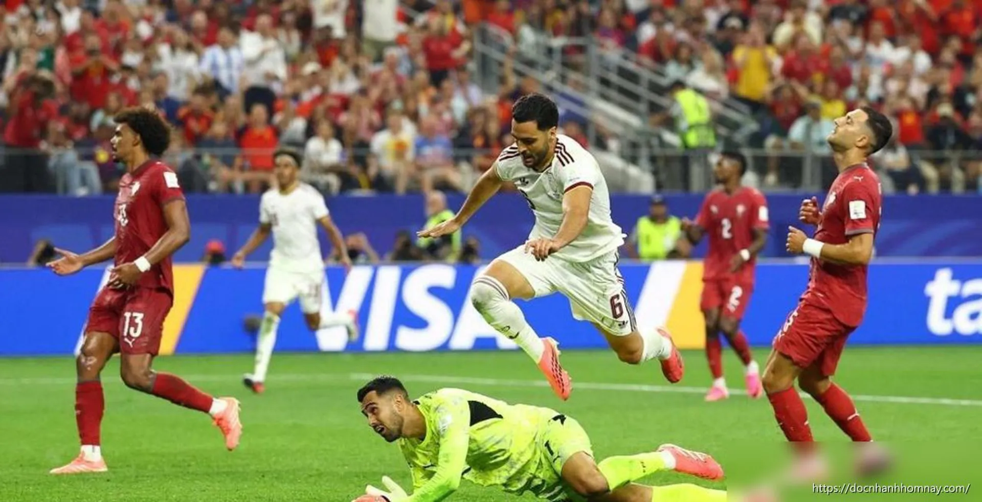 Merino, người đóng lại các kỷ nguyên của Kroos và Ronaldo