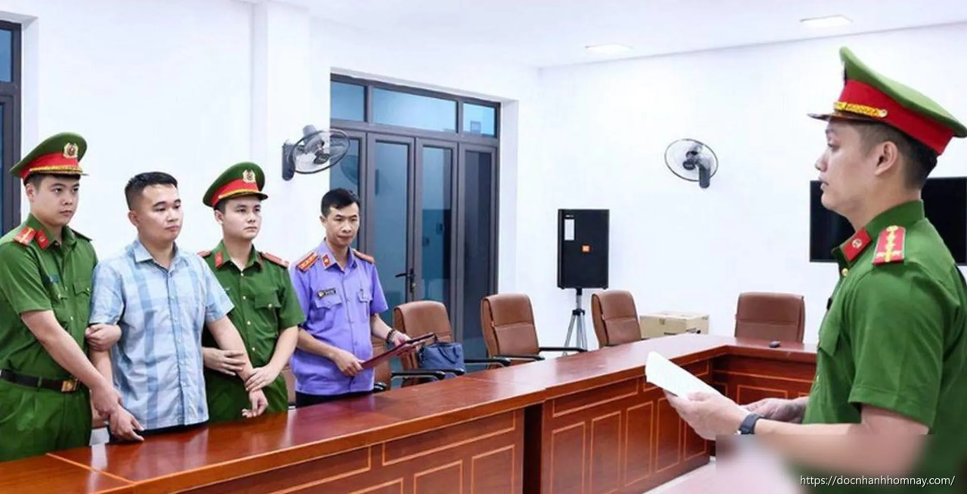 Vụ điểm thi bất thường ở Tuyên Quang: Thầy giáo vừa bị giữ khẩn cấp là người thế nào?