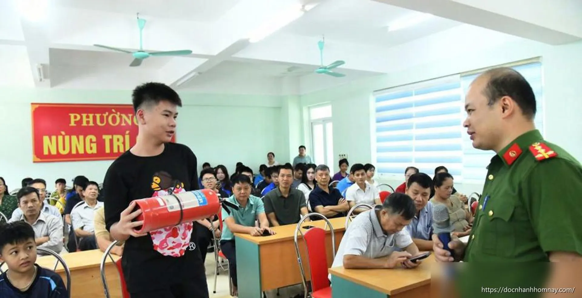 Phường Nùng Trí Cao tổ chức tuyên truyền, thực hành kỹ năng phòng cháy chữa cháy và cứu nạn cứu hộ
