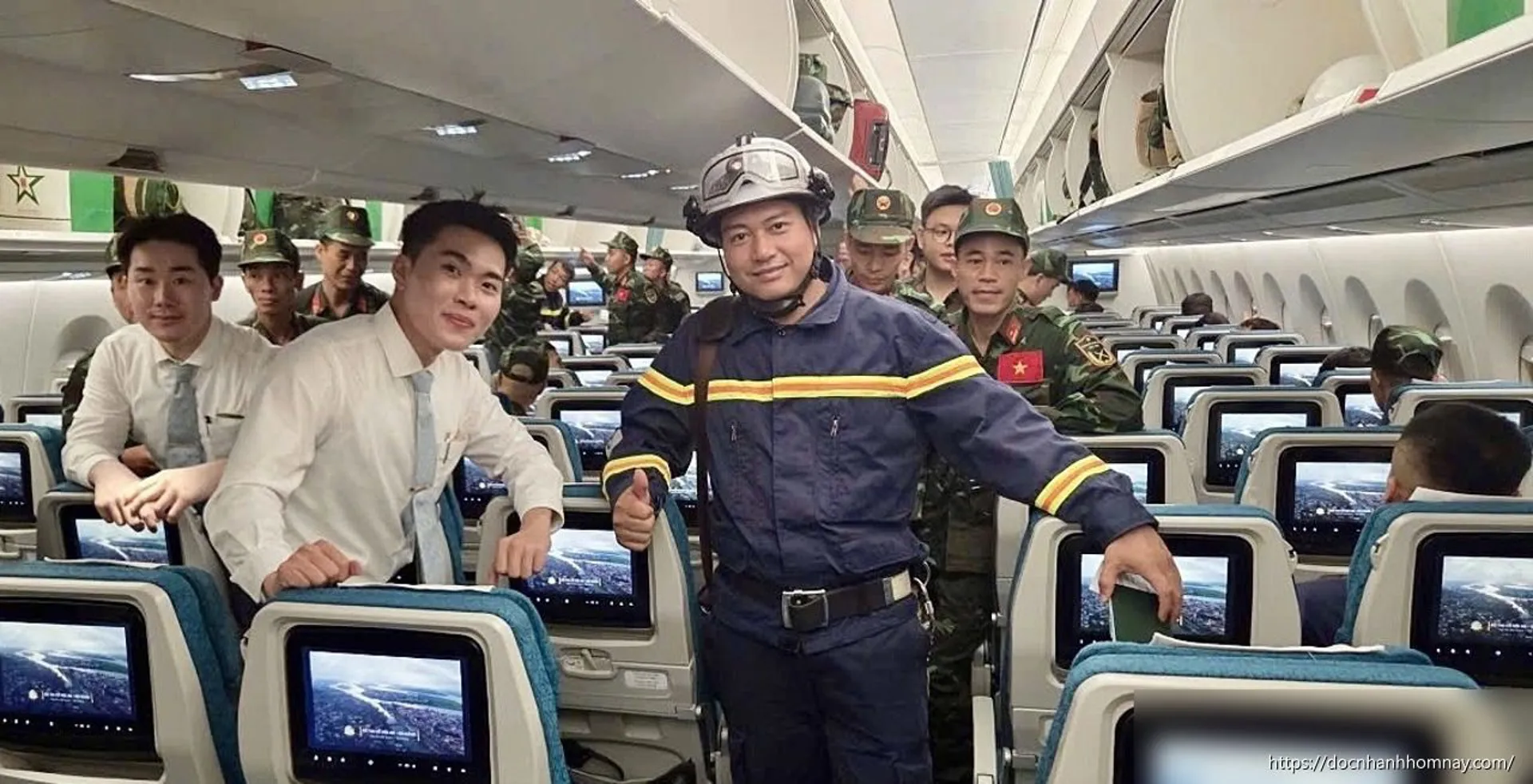 5 giờ chạy đua tổ chức chuyến bay cứu trợ đến Venezuela