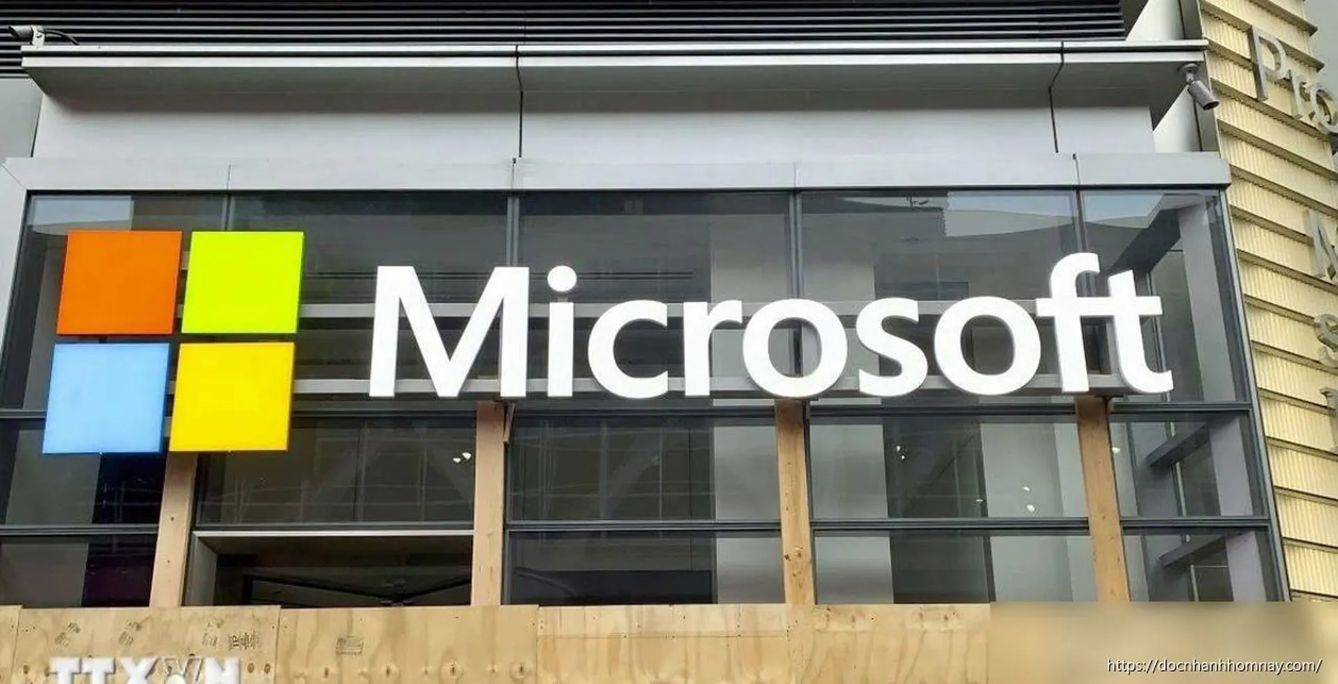 Microsoft cắt giảm 4.800 lao động, đổ tiền vào AI