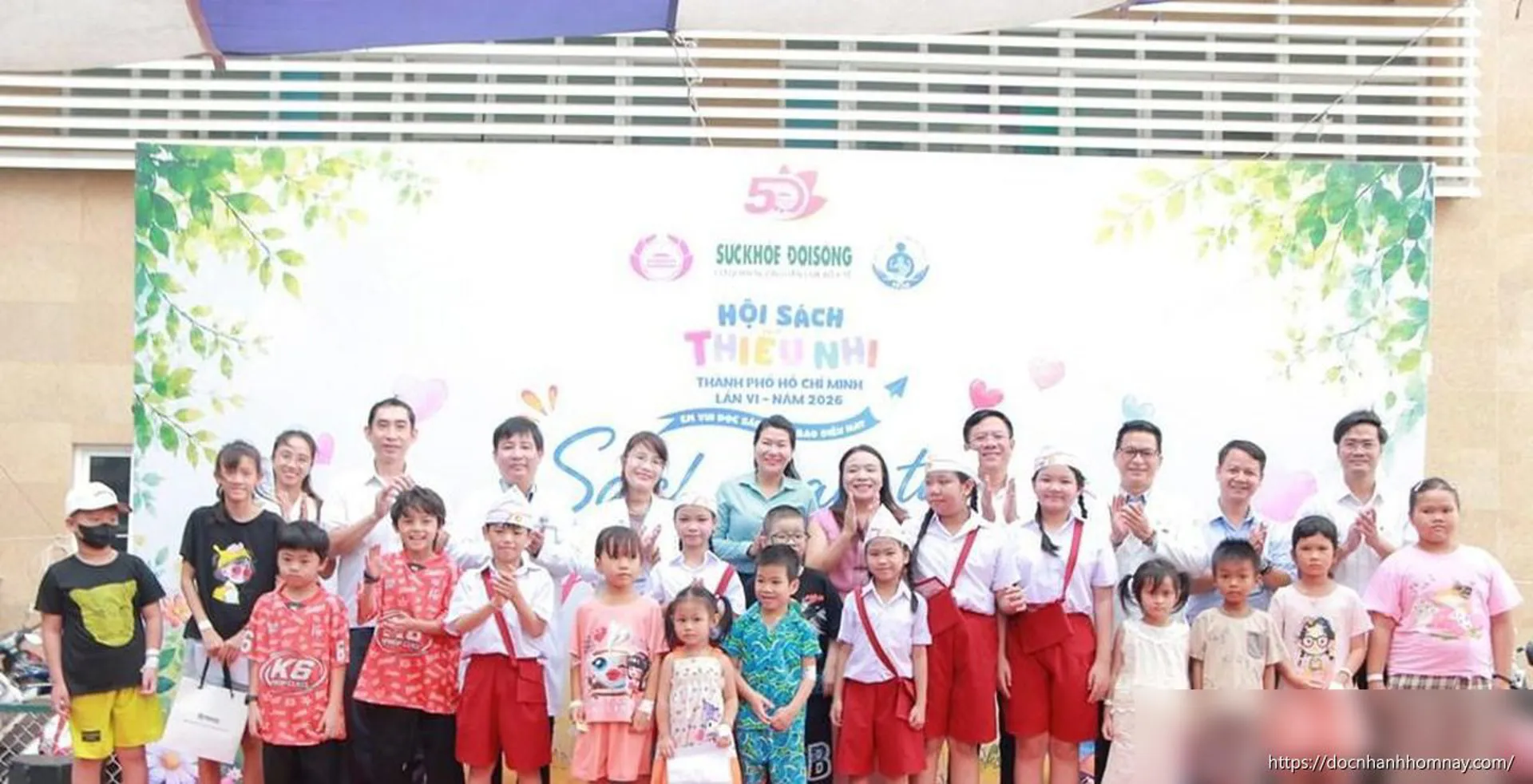 Đưa sách đến bệnh nhi: 'Liều thuốc' tinh thần giữa bệnh viện
