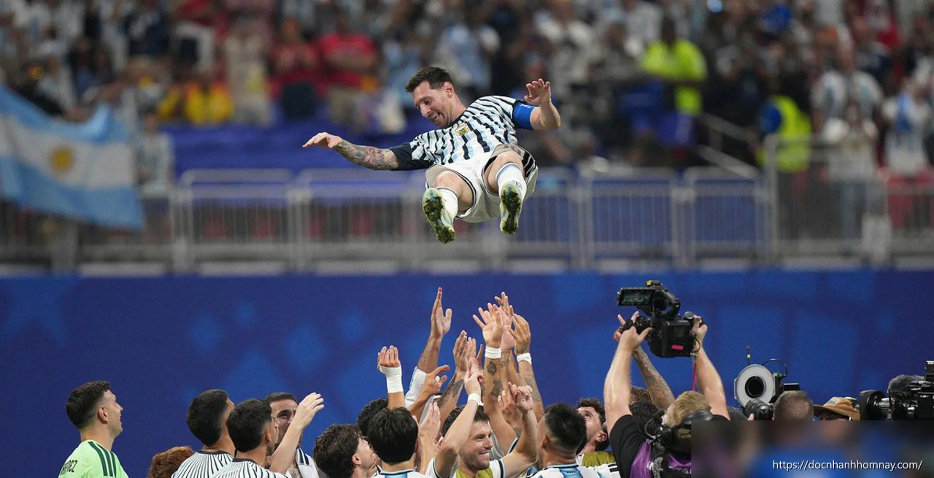 Messi phá kỷ lục ghi bàn liên tiếp ở vòng knock-out World Cup