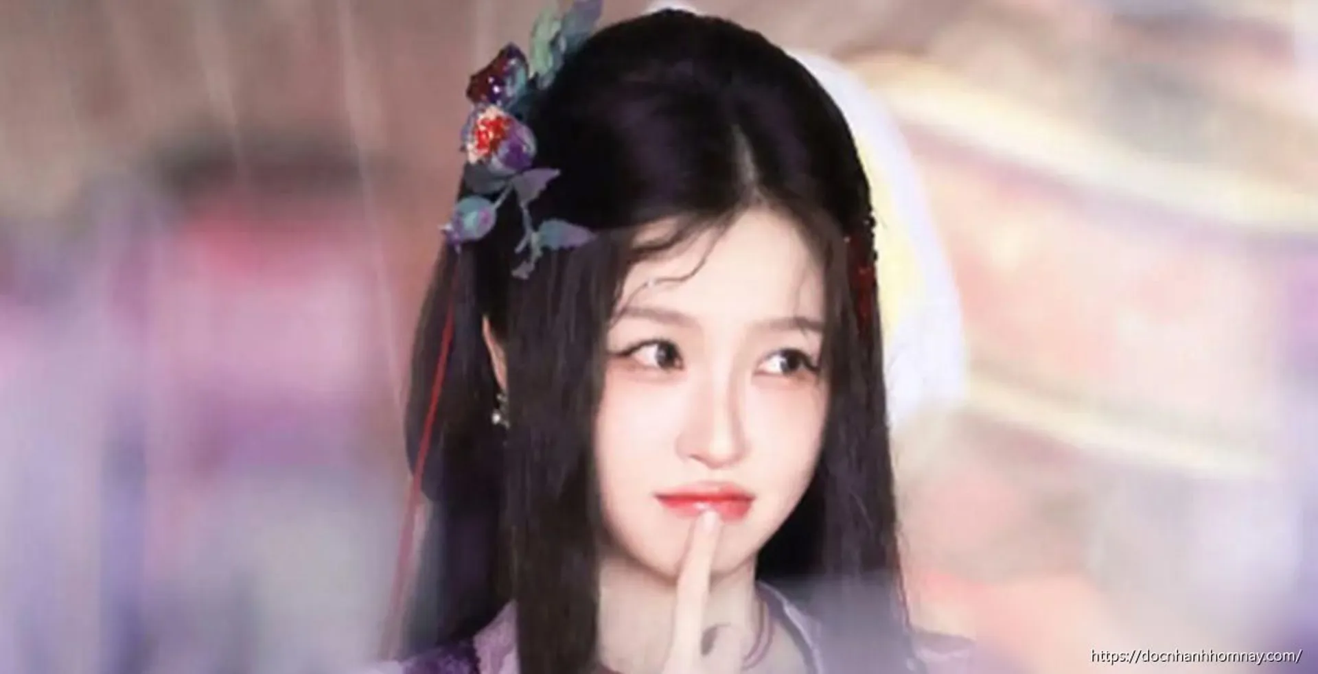 Ngu Thư Hân rạng rỡ trong ngày bấm máy 'Niệm Tương Tư'