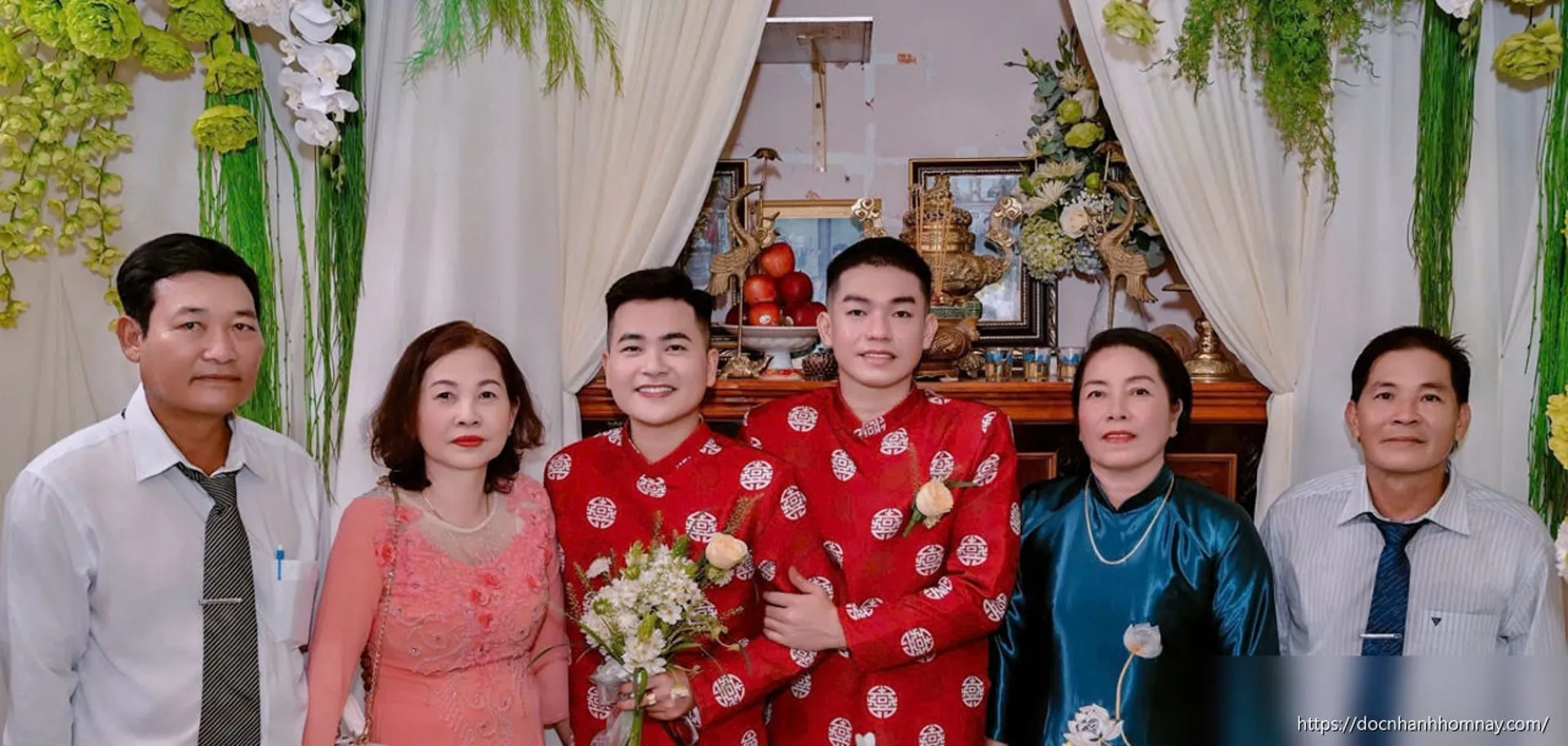 Hai chàng trai nên duyên, bố mẹ tổ chức hơn 60 mâm cỗ cưới tác thành