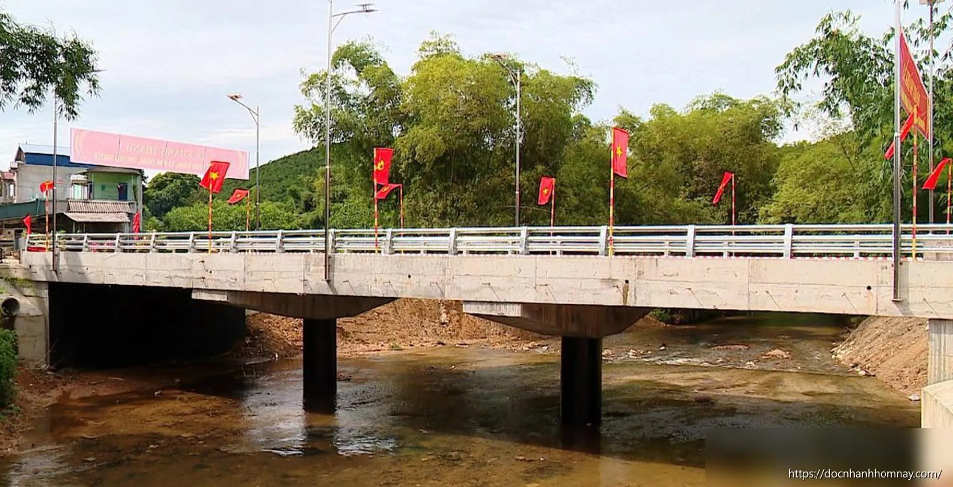 Chính thức vận hành cầu sử dụng dầm bản rỗng dự ứng lực