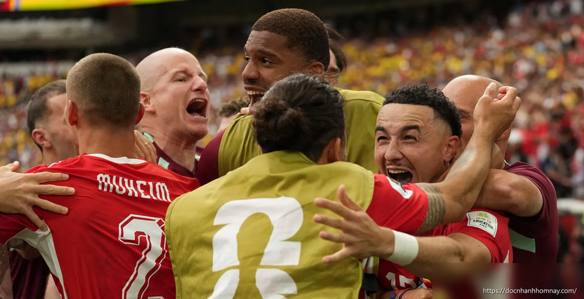 Thụy Sĩ thắng Colombia, vào tứ kết World Cup sau 72 năm